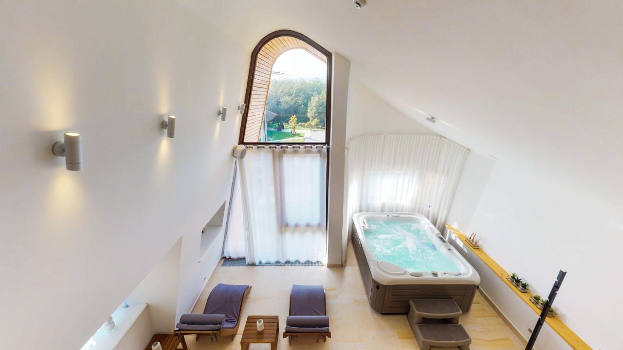 Cuibul De Lemn Hotel Rîşnov Exterior foto